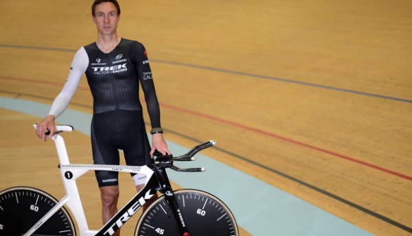 Jens beats the one hour record